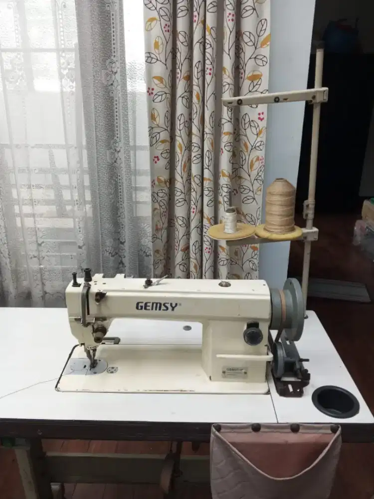 Mesin Working Foot Gemsy untuk Jahit Kulit , Bahan tebal , dsb
