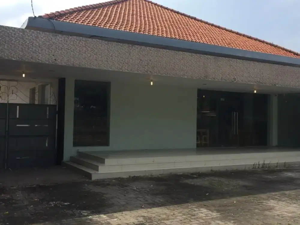 DISEWAKAN BANGUNAN EX BANK DI Jl. RAYA GUBENG SURABAYA PUSAT