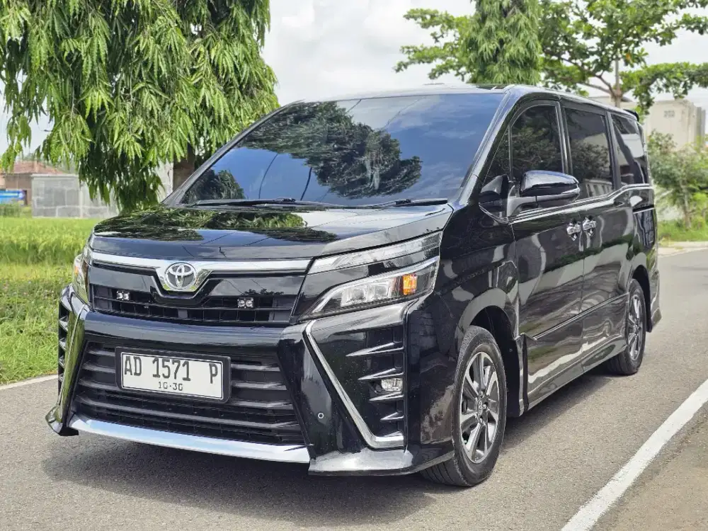 Toyota voxy 2019 Automatic