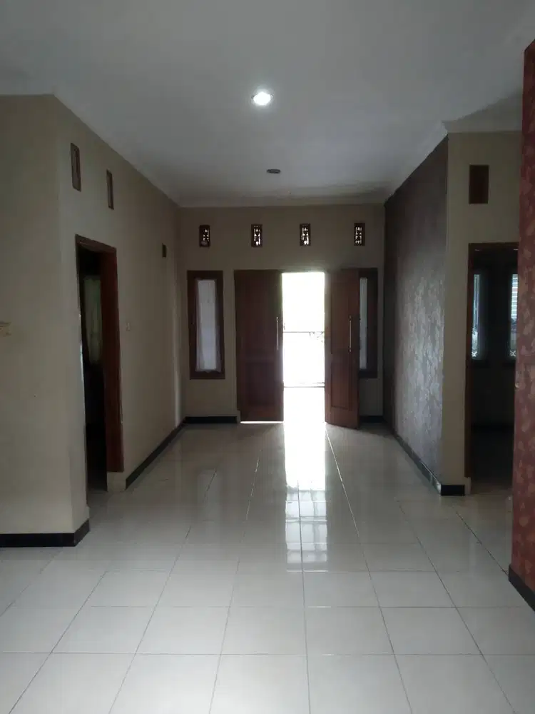 Dijual Rumah Siap Huni Di Taman Kopo Ketapang