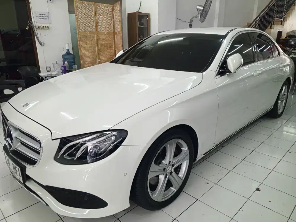 Mercedes Benz E250 CKD Putih