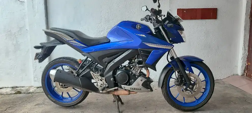 VIXION R 2018 6SPEED