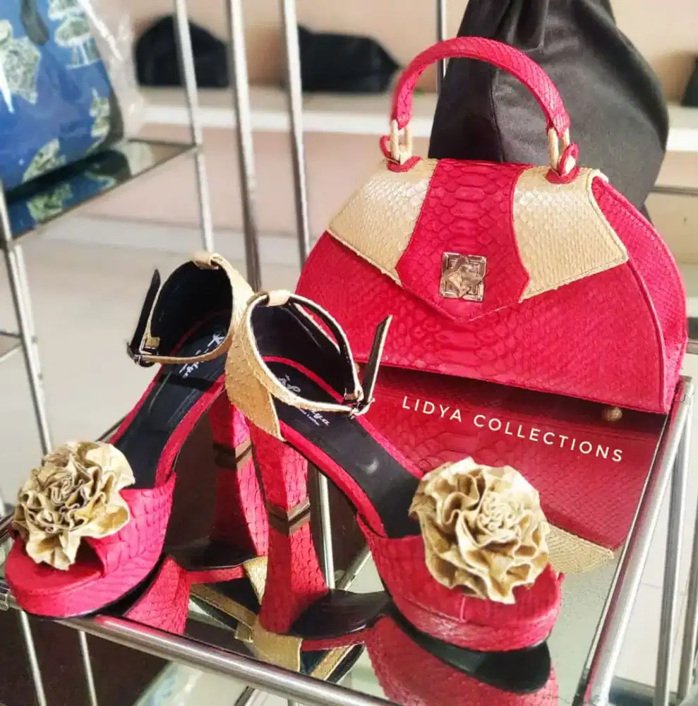 Cari pekerjaan bagian sepatu