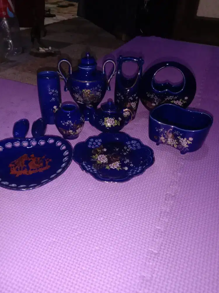 Teko vas bunga antik