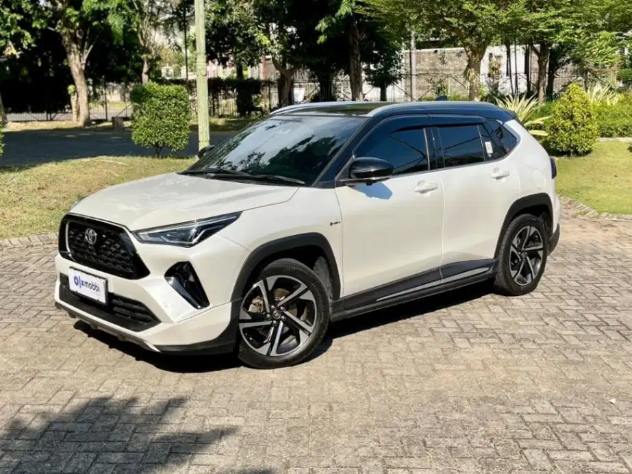 TOYOTA YARIS CROSS 1.5 S GR HV TSS TWO TONE HYBRID MATIC 2023