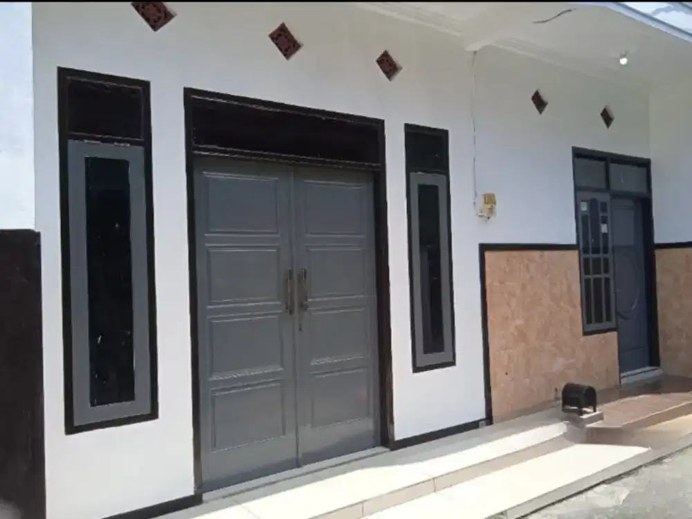 Di Sewakan Rumah 2 lantai di daerah Bandulan / Tebo