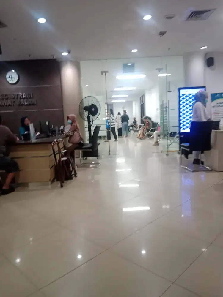 Dicari wanita perawat lansia stroke