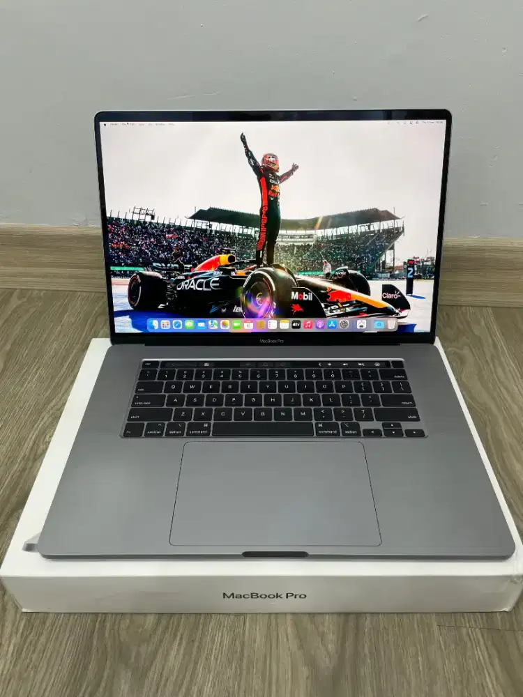 MacBook Pro 32/512GB i9 16 inch