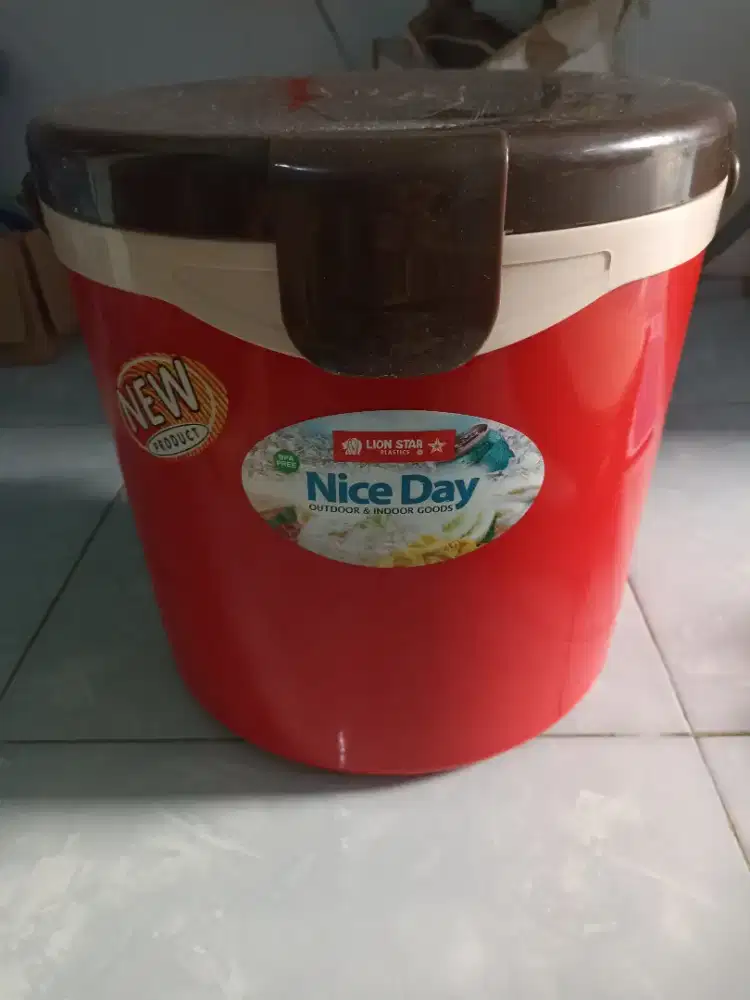 Jual tempat nasi masih mulus