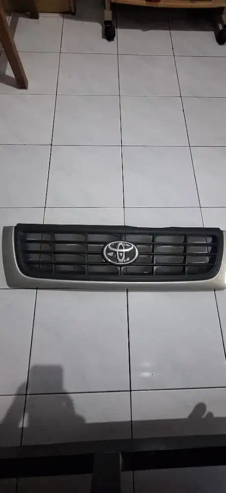 Grill Kijang Kapsul 2002