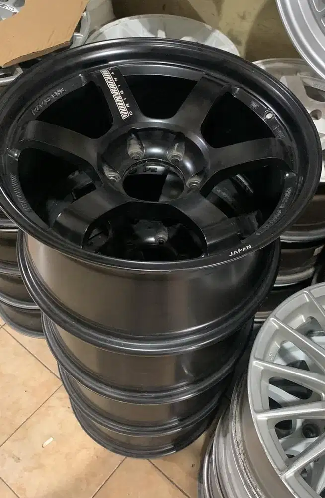 Dijual Cepat Velg Te37 R18 dan Ban GT Savero Suv Premium 285/60 Mulus