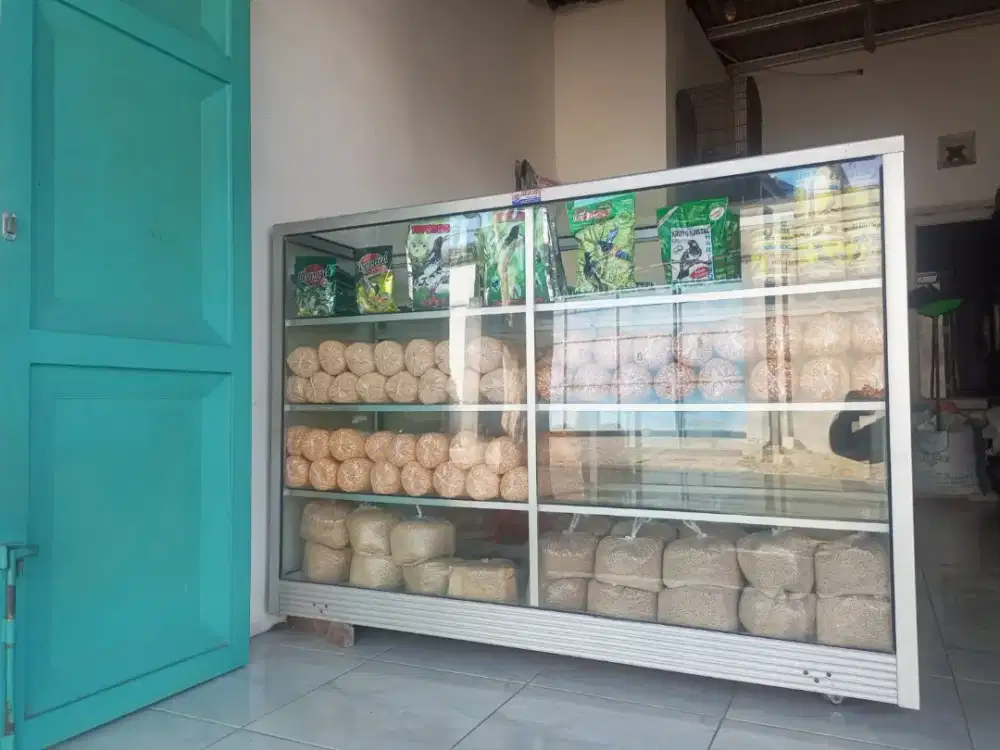 Etalase kaca panjang 1,5 Meter