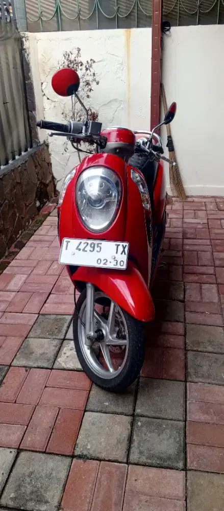 Scoopy 2013 merah