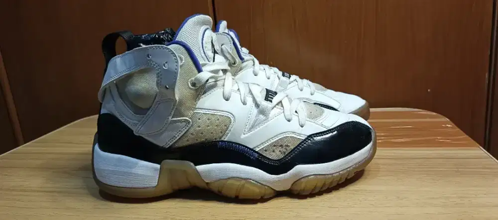 Sepatu sneakers second 4je two trey size 41 insole 26cm