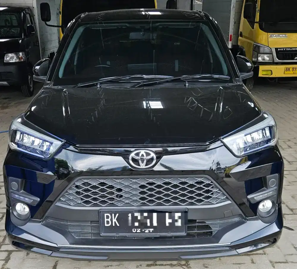 Raize GR Matic 2022 Hitam