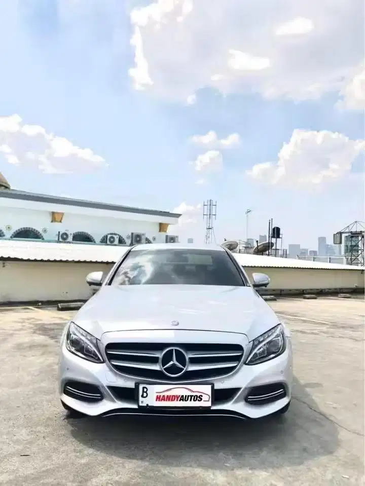 Mercedes Benz C200 Avantgarde Tahun 2014 Automatic Abu-abu