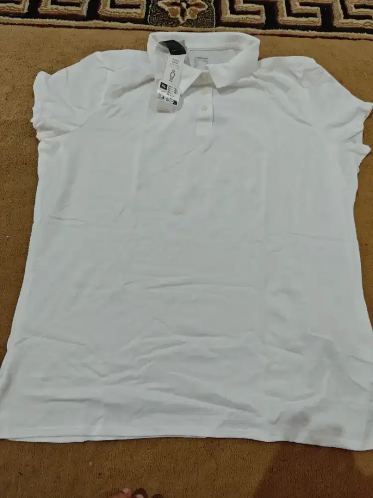 BAJU OLAHRAGA GOLF WANITA LENGAN PENDEK MERK DECATHLON POLO MW100