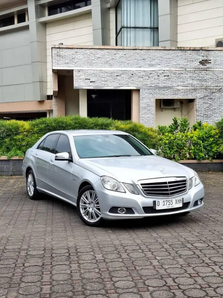 Mercy E250 Elegance CGI 2010 W212