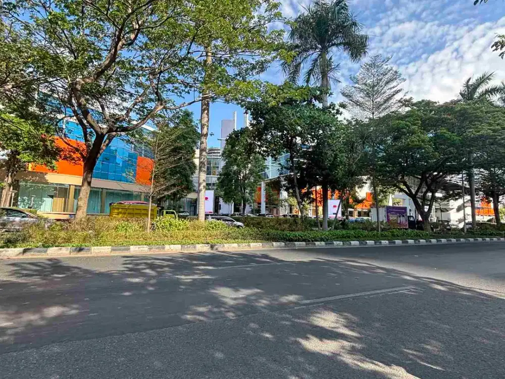 Dijual Rumah Raya Dharmahusada Indah Timur Super Strategis Area Sebrang Galaxy Mall Cocok untuk Komersial Surabaya Timur