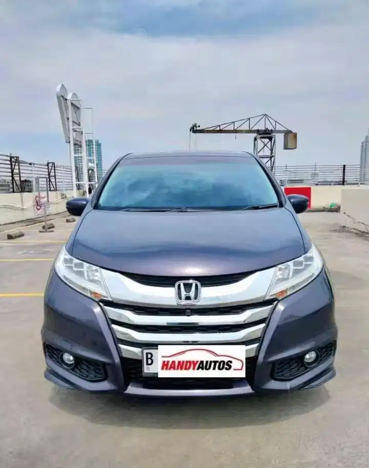 Honda Odyssey E Prestige Tahun 2014 Automatic Ungu Metalik