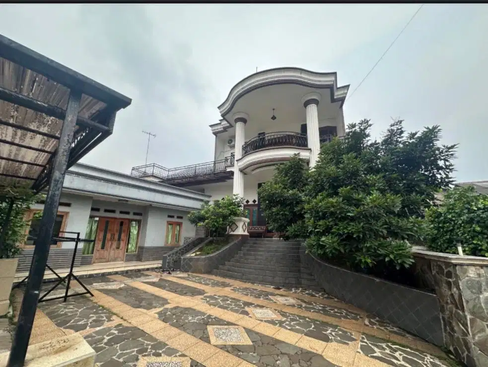 Di jual rumah cepat dan lahan strategi di DEPOk