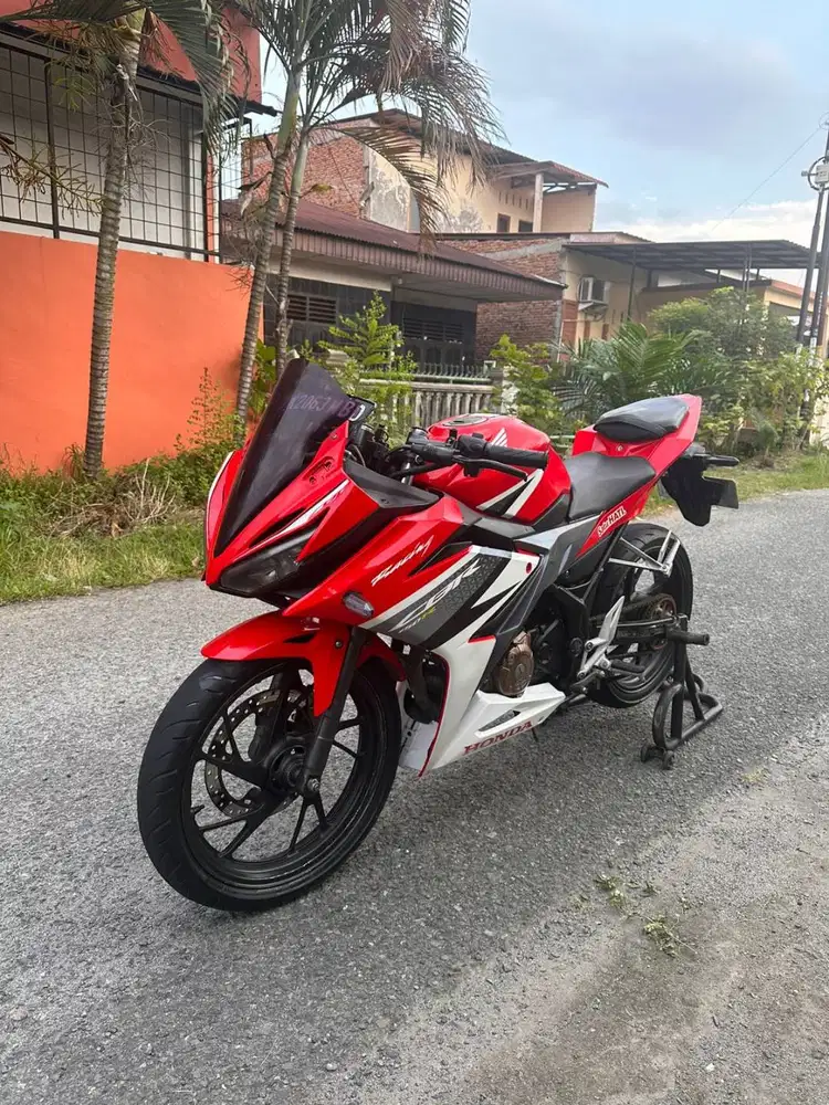 Honda CBR 150R Tahun 2018