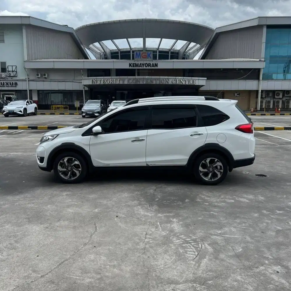 HONDA BR V E CVT 1.5 A/T 2017