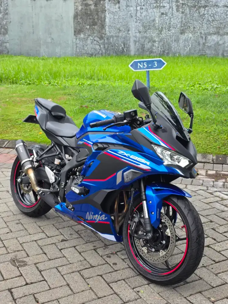 KM700 perak Kawasaki ZX25R ABS QS Tertinggi 2024 nik modif 10 jt