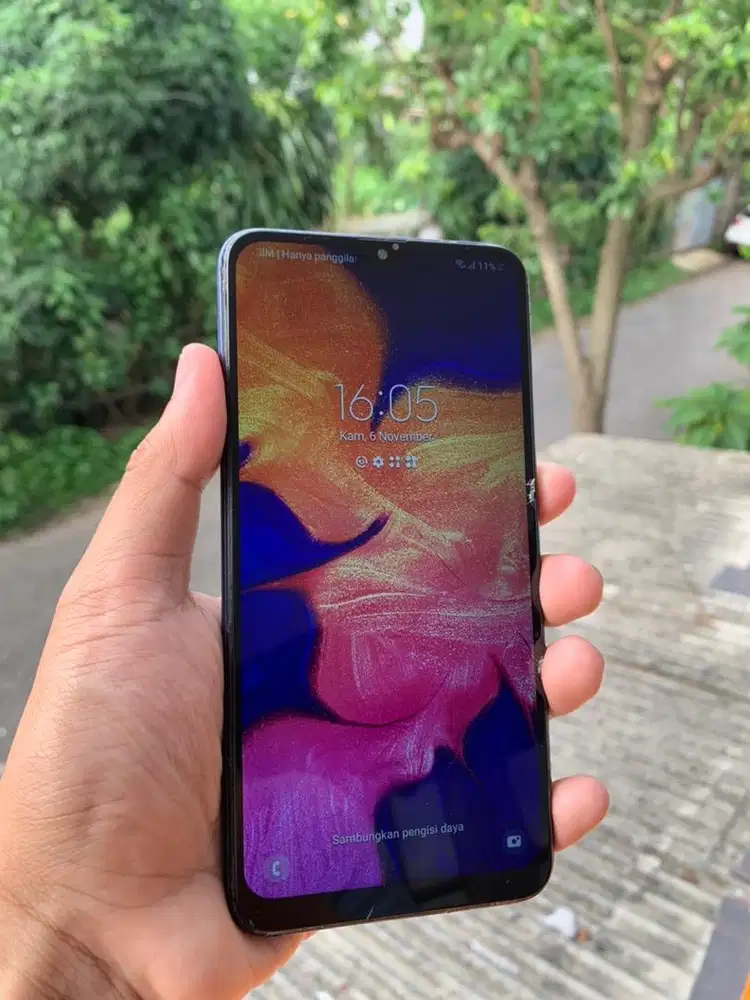 Handphone Samsung Galaxy A10 ex Garansi Resmi Indonesia