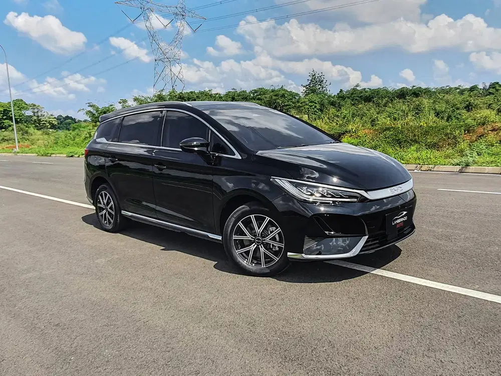 BYD M6 SUPERIOR EV 2024