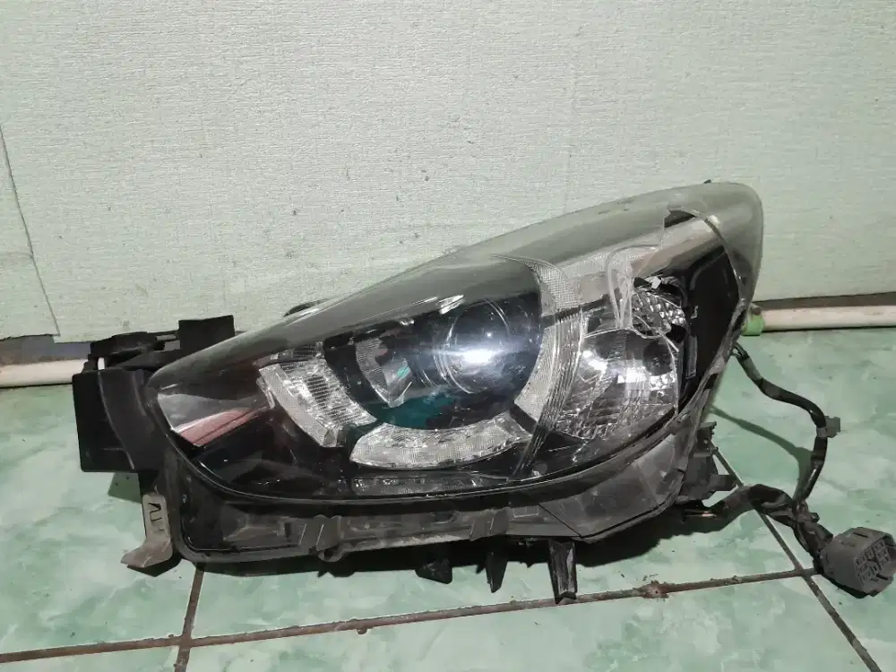 Headlamp mazda 2 sky 2015 16 17