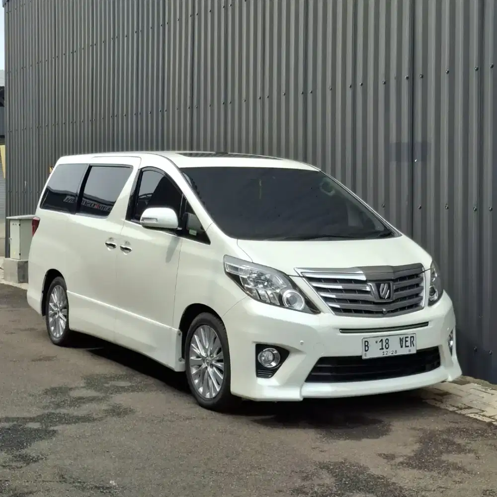 Toyota Alphard SC 2.4 AT. PS  tahun 2013. Putih. Low km. Perfect cond