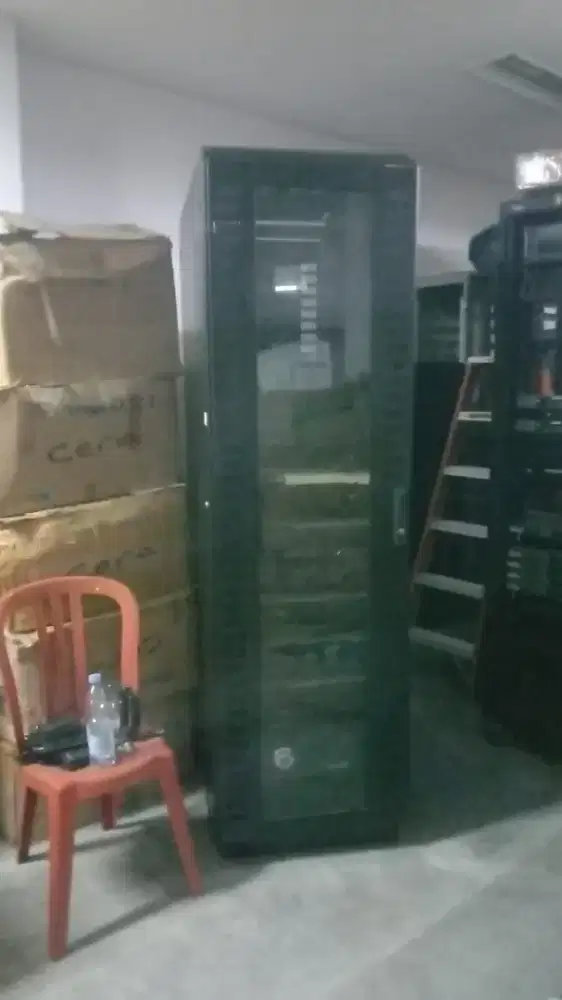 Rack server 42U dan Rack 27U