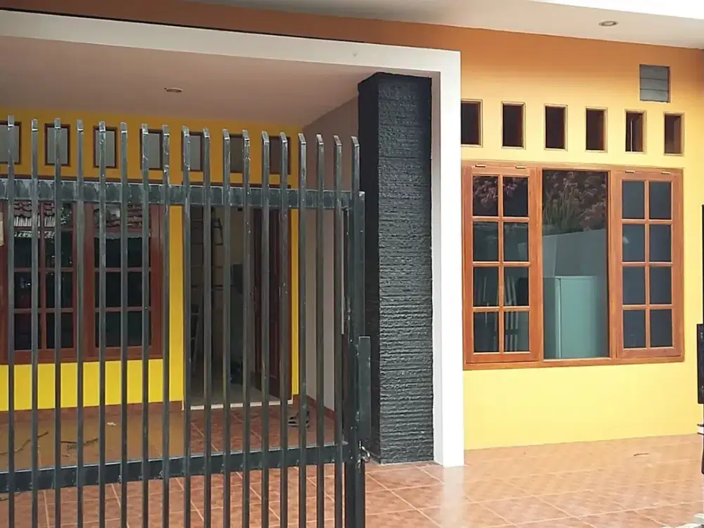 Rumah 2 Lantai Siap Huni – 4KT, 2KM, Harga Terjangkau!