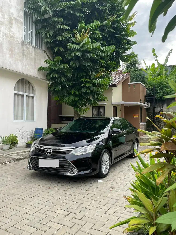 Toyota Camry V 2015