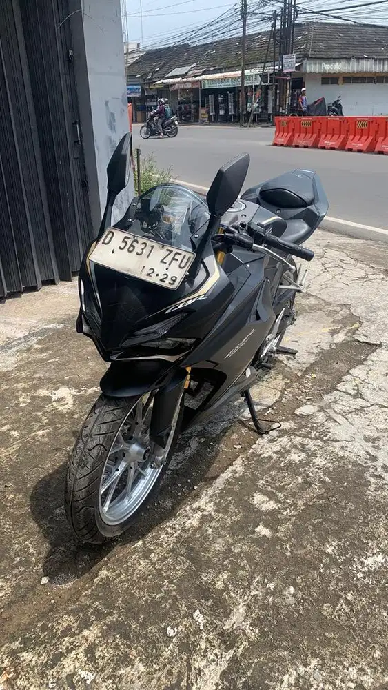Honda CBR 150 thn 2023