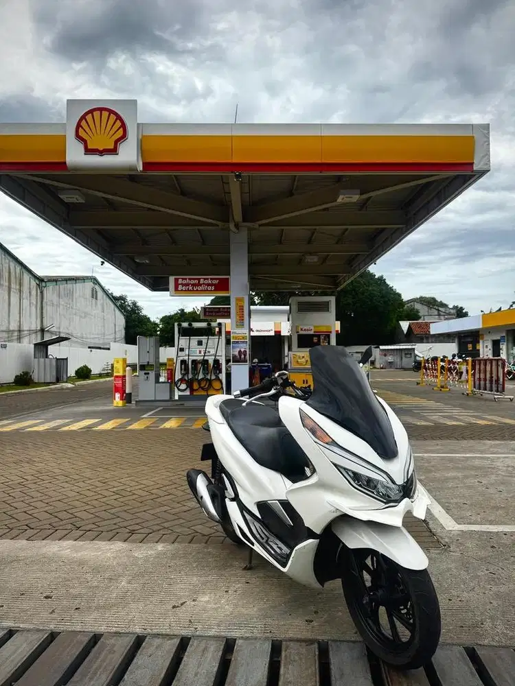 PCX 2018 WHITE CBS KEYLESS