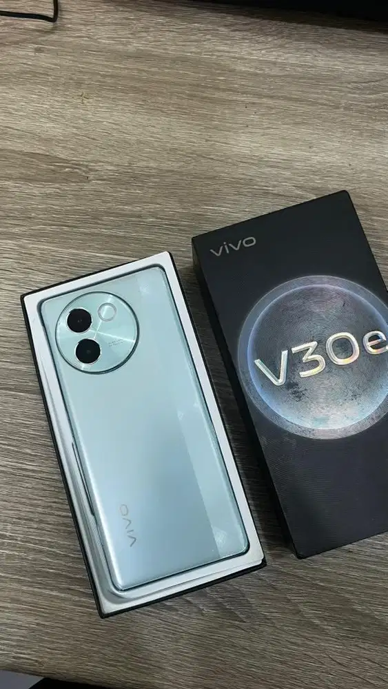 Vivo v30e 8/256 mulus