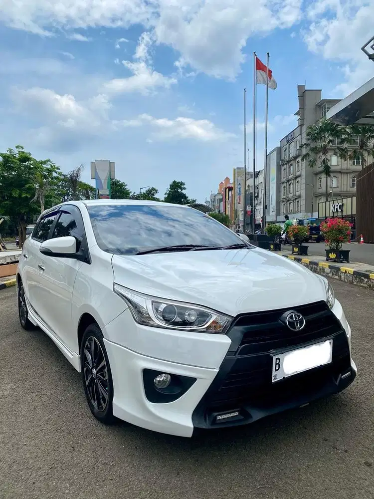 Yaris SAT Trd  2014 / 2015