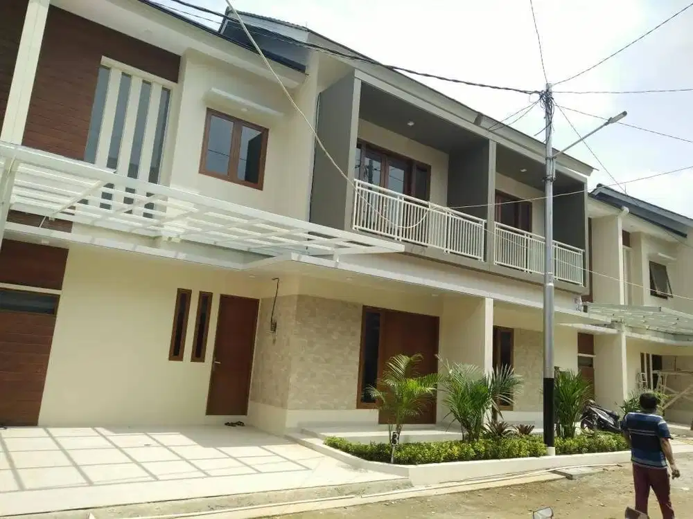 Jual Cepat & Sewa Tahunan! Rumah Villa 2 Lantai Eksklusif Murah