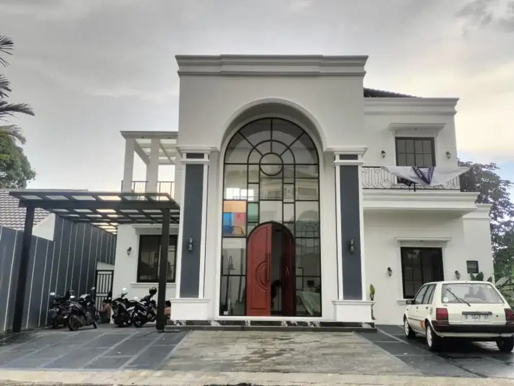 DIJUAL RUMAH PREMIUM 2 LANTAI SWIMMING HARGA NEGO BGH SENTUL CITY SSR890