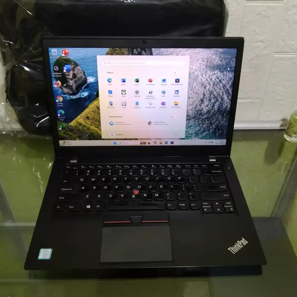 Lenovo thinkpad t470s core i7 ram 8gb sdd M2 256gb layar fhd