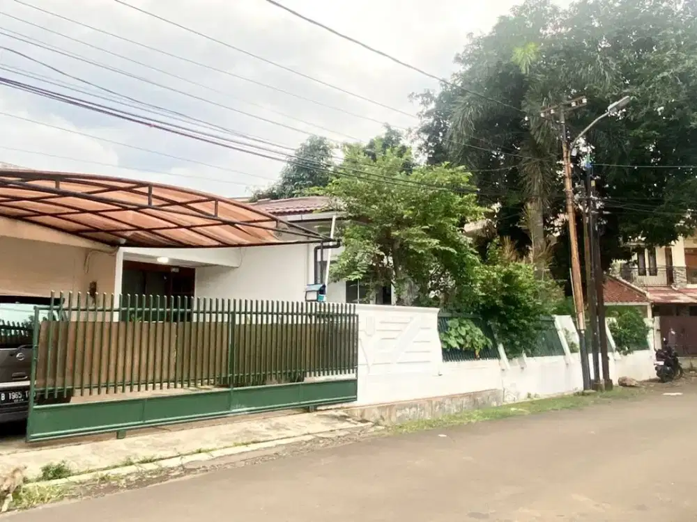 Dijual Rumah Hoek Sederhana Dibawa Harga NJOP di Komplek Loka Indah Kalibata Jakarta Selatan