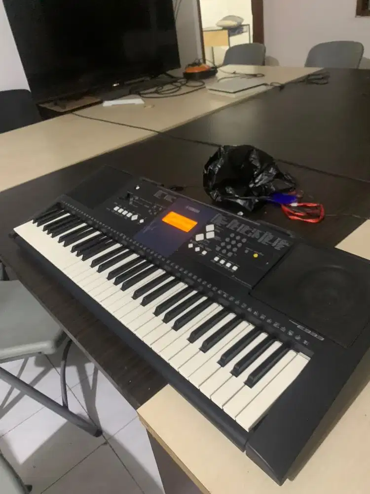 Keyboard piano yamaha psr e333