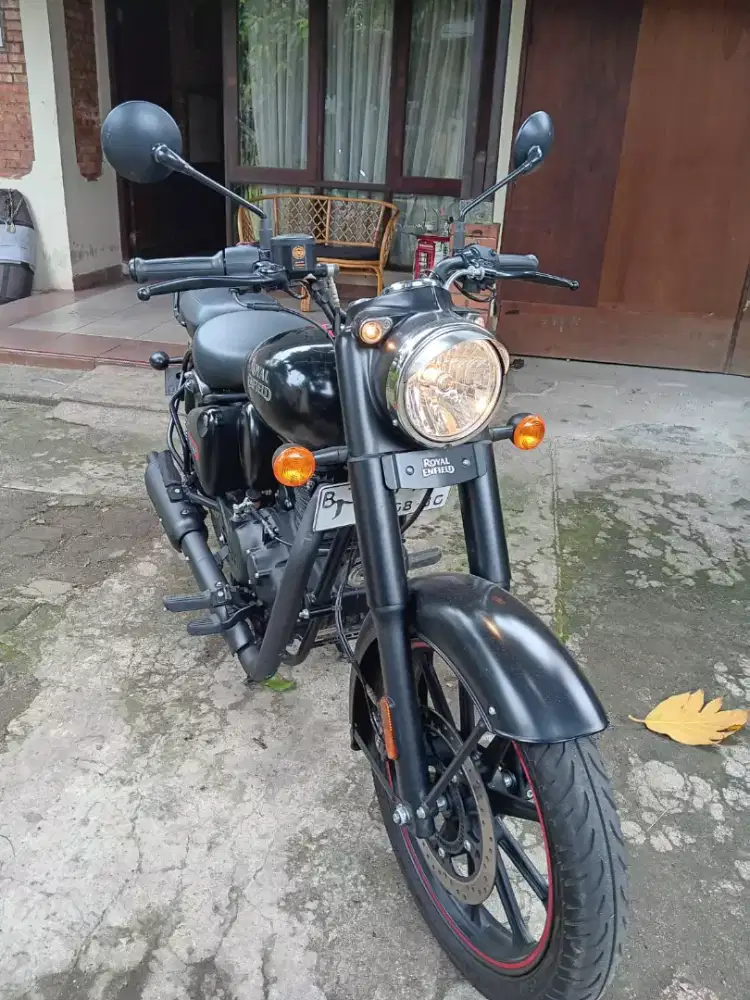 Royal Enfield classic 350 nik 2024