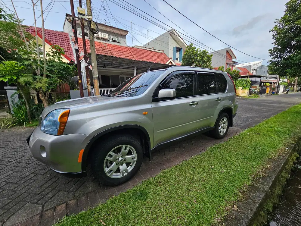 Nissan X-Trail 2009 Bensin