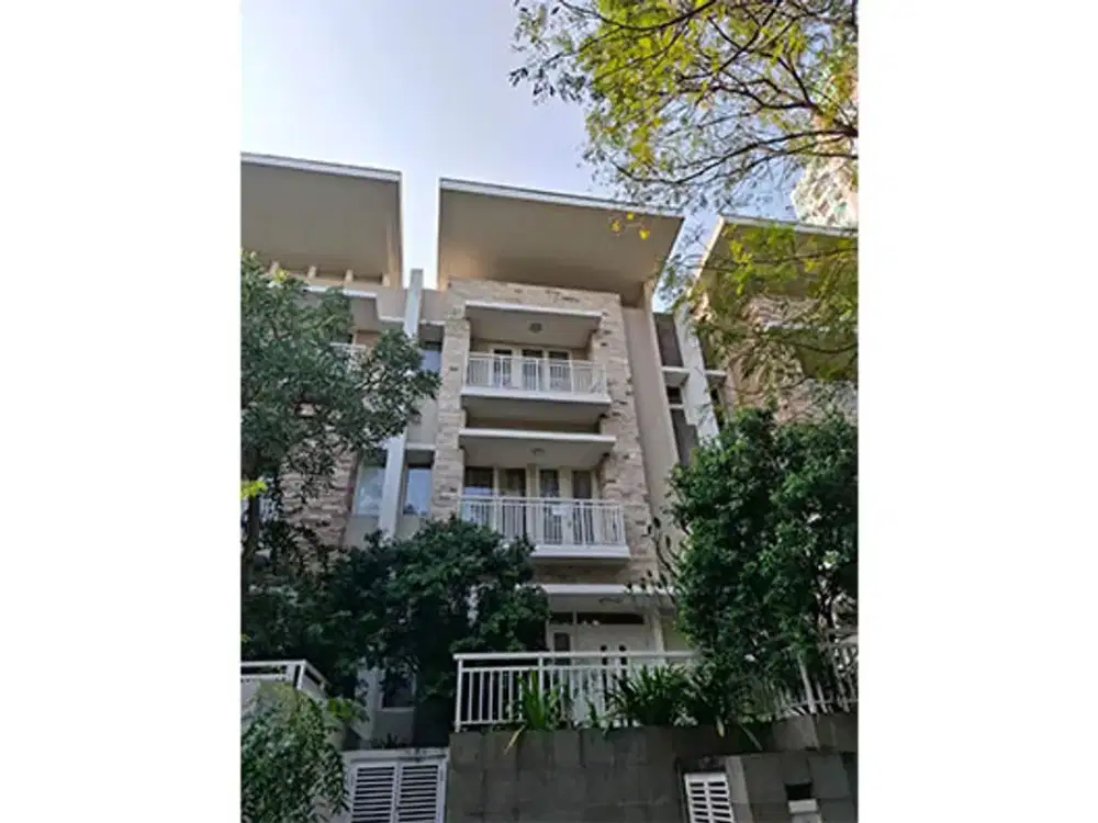 Rumah, Twonhouse Jarang ada, rapi, siap huni Lokasi strategis di Sherwood, Kelapa Gading