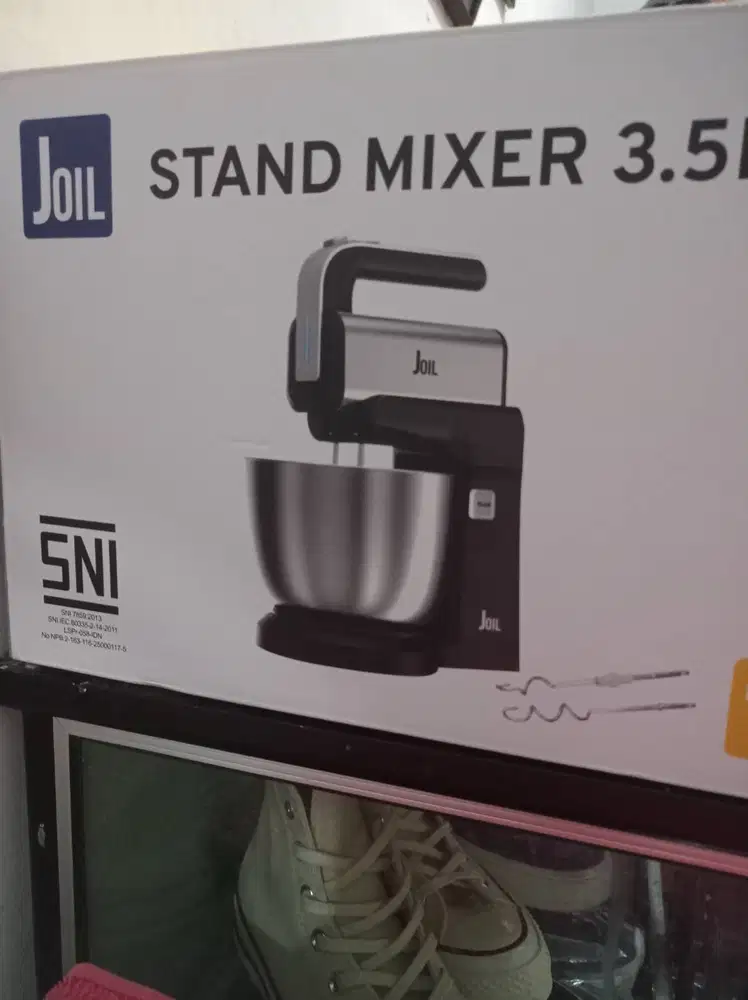 stand mixer ukuran 3.5 L.