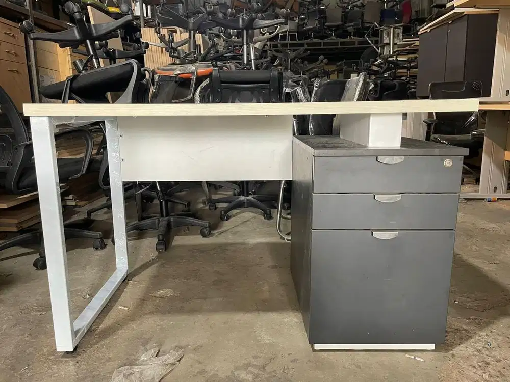 meja laci kantor uk 120 x 60