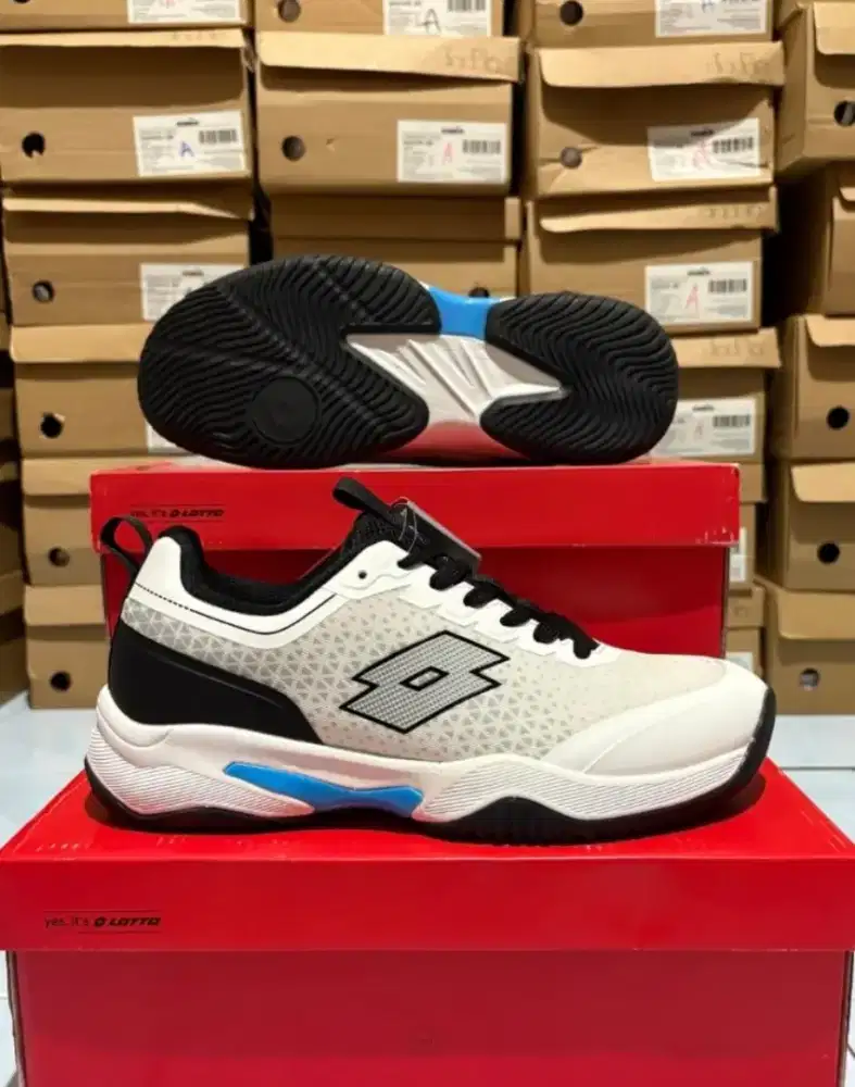 Sepatu tenis dan badminton lotto size 41 murah